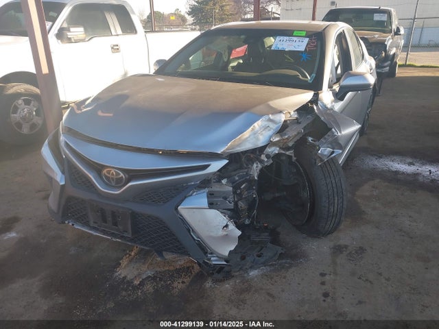 4T1B11HK9JU068675 Toyota CAMRY SE
