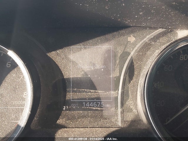4T1B11HK9JU068675 Toyota CAMRY SE