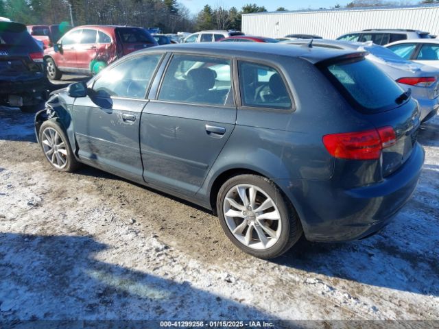2012 AUDI A3 WAUBJAFM0CA013400 Photo 2