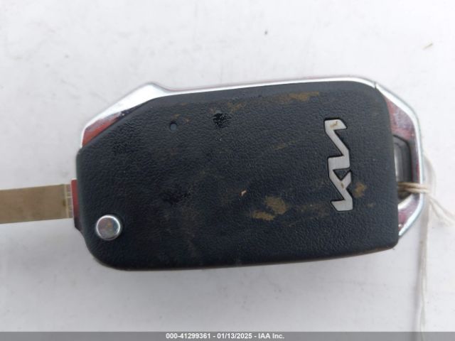 KNDCP3LE4R5121129 KIA NIRO LX