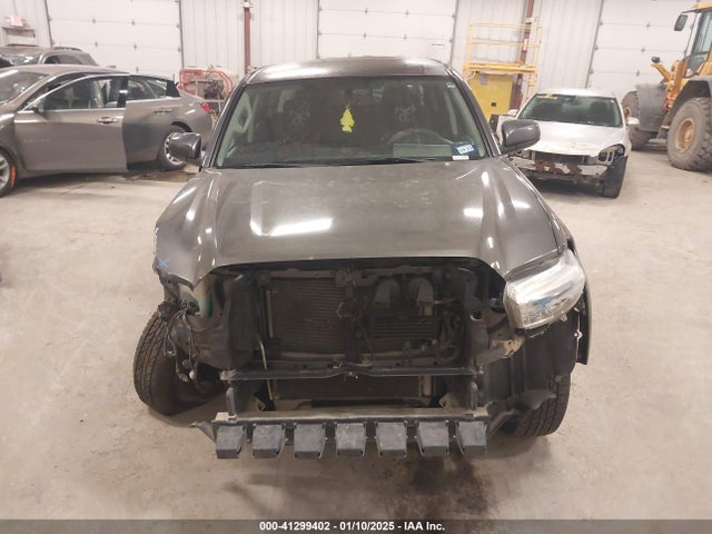5TFAZ5CN3HX037707 Toyota Tacoma Sr5 V6