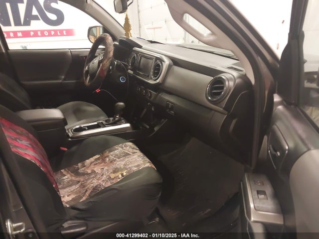 5TFAZ5CN3HX037707 Toyota Tacoma Sr5 V6