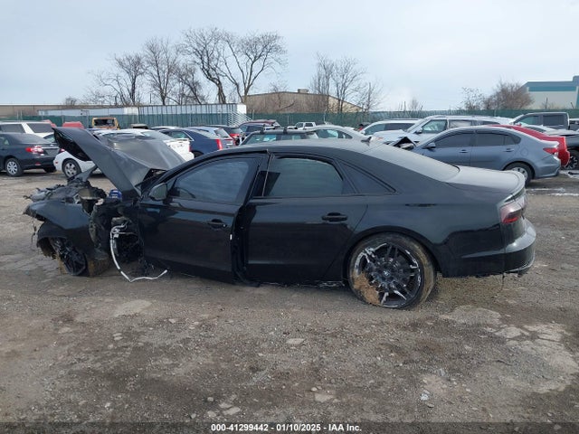 WUAJ5AFD0GN900743 Audi S8