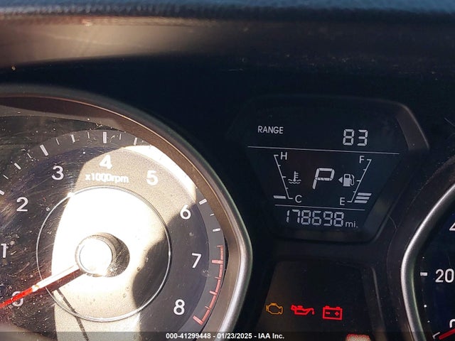 Hyundai Elantra Limited 2015 5NPDH4AE7FH615457 Image 15