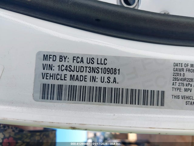 1C4SJUDT3NS109081 Jeep Wagoneer Series Iii 4x2