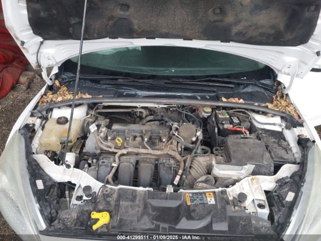 1FADP3K23FL276005 Ford FOCUS SE