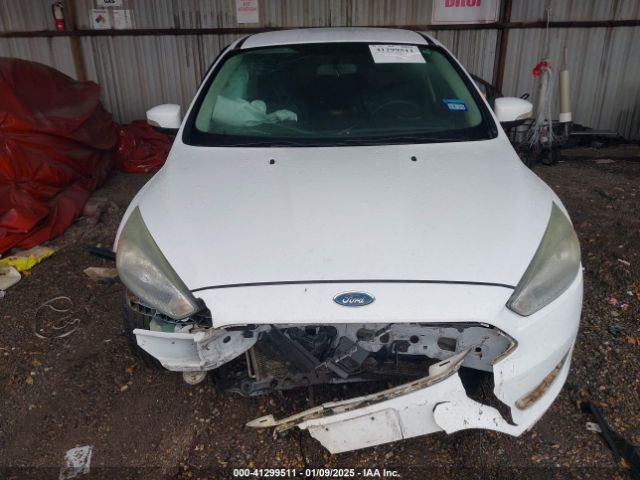 1FADP3K23FL276005 Ford FOCUS SE