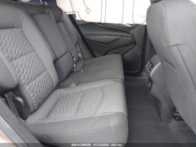 2GNAXKEV0K6110063 Chevrolet EQUINOX LT