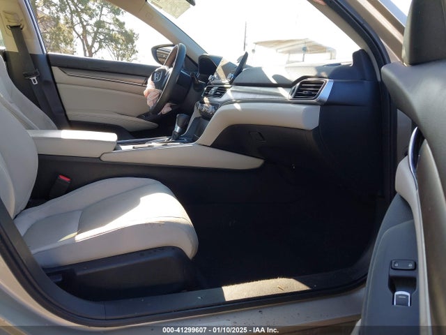 Honda ACCORD LX 2018 1HGCV1F13JA042695 Image 5