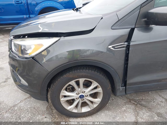 1FMCU9GD0KUA72449 Ford ESCAPE SE