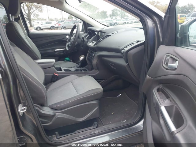 1FMCU9GD0KUA72449 Ford ESCAPE SE