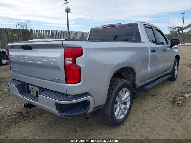 1GCRWBEKXLZ375096 Chevrolet Silverado 1500 2wd  Standard Bed Custom