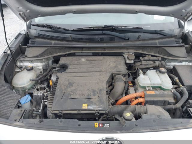 KNDCB3LC2H5048502 KIA NIRO LX