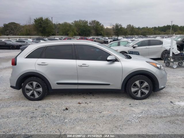 KNDCB3LC2H5048502 KIA NIRO LX