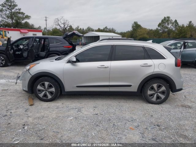KNDCB3LC2H5048502 KIA NIRO LX