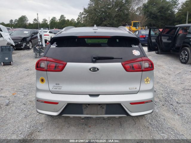 KNDCB3LC2H5048502 KIA NIRO LX