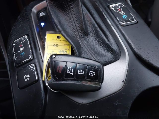KM8SRDHFXGU140070 Hyundai Santa Fe Se