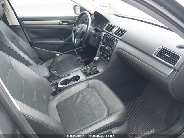 1VWBN7A30EC001521 Volkswagen Passat 2.0l Tdi Se