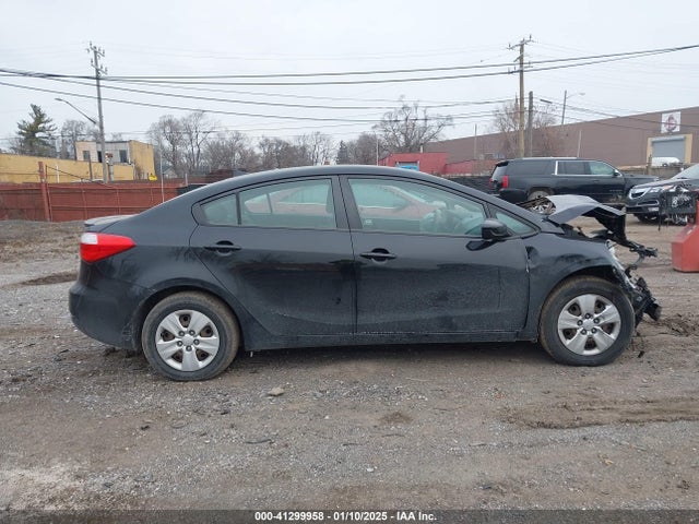 KIA FORTE LX 2016 KNAFK4A69G5613792 Image 13