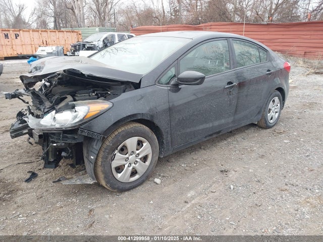 KIA FORTE LX 2016 KNAFK4A69G5613792 Image 2