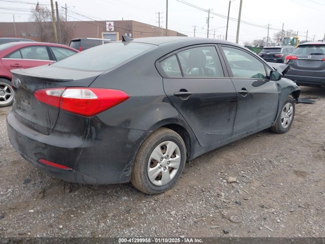 KIA FORTE LX 2016 KNAFK4A69G5613792 Image 4