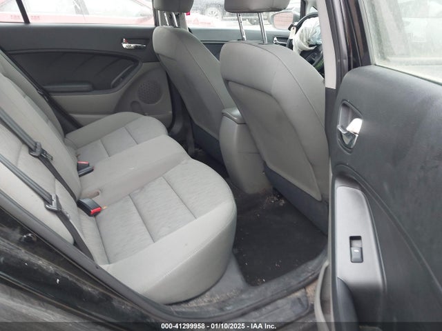 KIA FORTE LX 2016 KNAFK4A69G5613792 Image 8