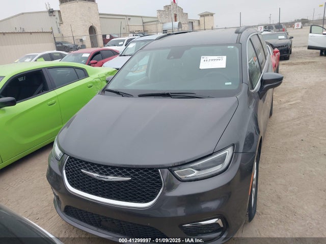 Chrysler Pacifica Touring L 2022 2C4RC1BG0NR190829 Image 12