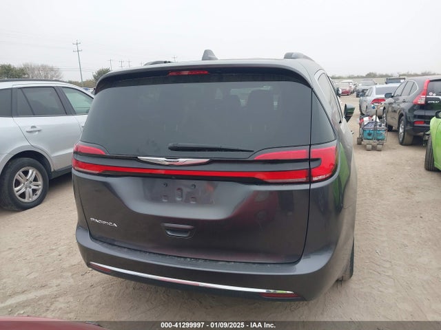 Chrysler Pacifica Touring L 2022 2C4RC1BG0NR190829 Image 16