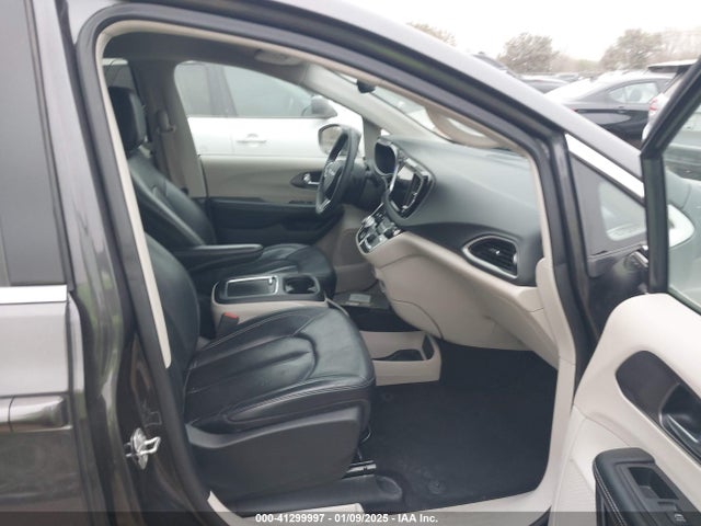 Chrysler Pacifica Touring L 2022 2C4RC1BG0NR190829 Image 5