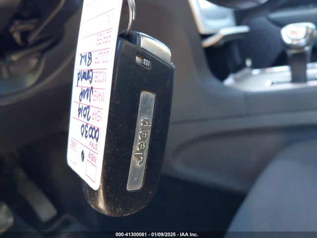 1C4RJFAG4EC130856 Jeep Grand Cherokee Laredo