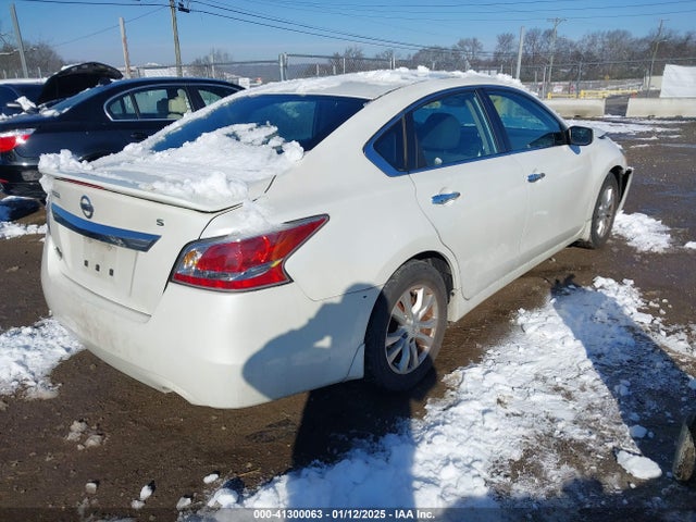 Nissan Altima 2.5 S 2015 1N4AL3AP1FC154335 Image 4