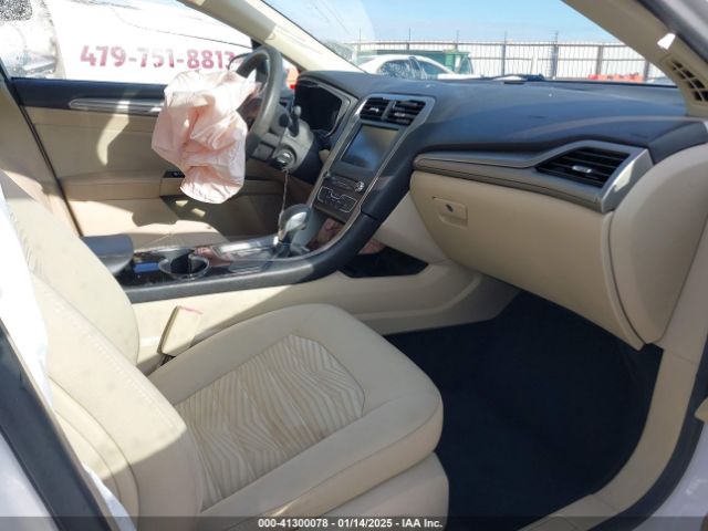 3FA6P0H71GR190706 Ford FUSION SE