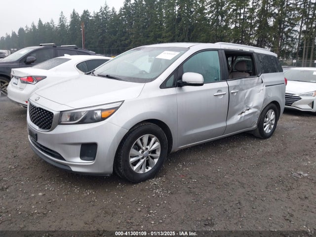 KIA SEDONA LX 2016 KNDMB5C14G6155896 Image 2