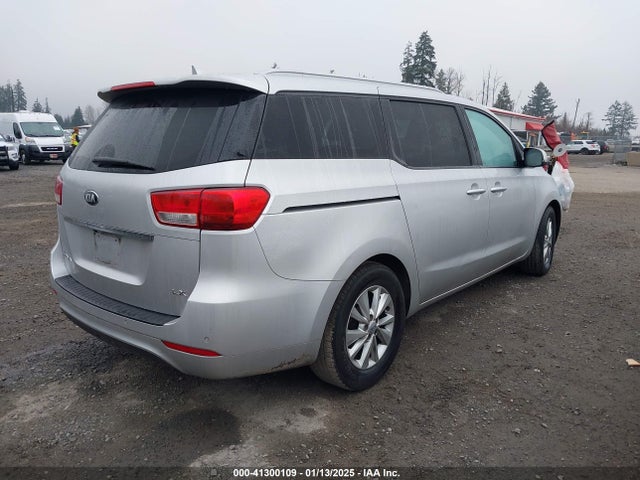 KIA SEDONA LX 2016 KNDMB5C14G6155896 Image 4