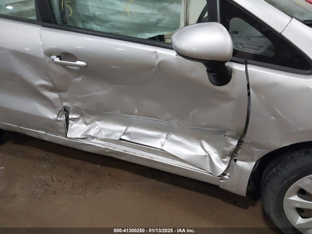 KNADM4A31F6483619 KIA RIO LX