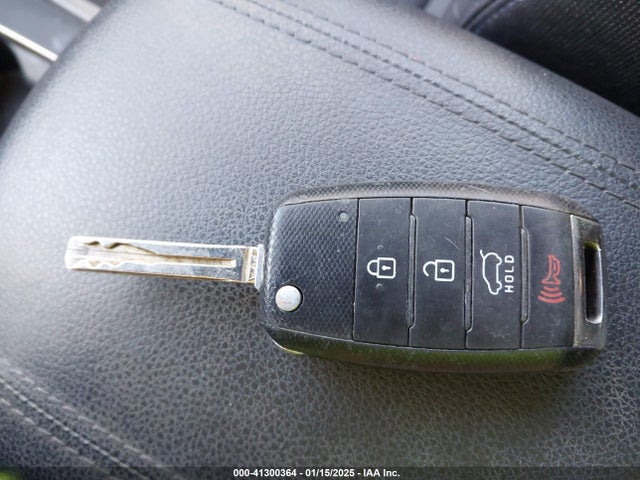 KNDPB3AC7F7701301 KIA Sportage Lx