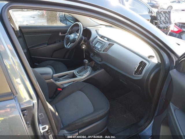 KNDPB3AC7F7701301 KIA Sportage Lx