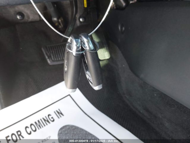 KMHLM4AG4NU245285 Hyundai ELANTRA SEL