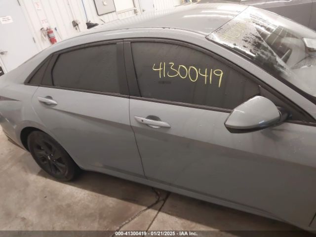 KMHLM4AG4NU245285 Hyundai ELANTRA SEL
