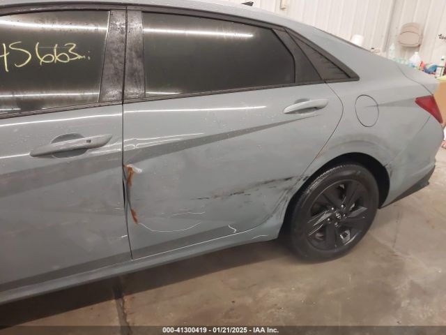 KMHLM4AG4NU245285 Hyundai ELANTRA SEL