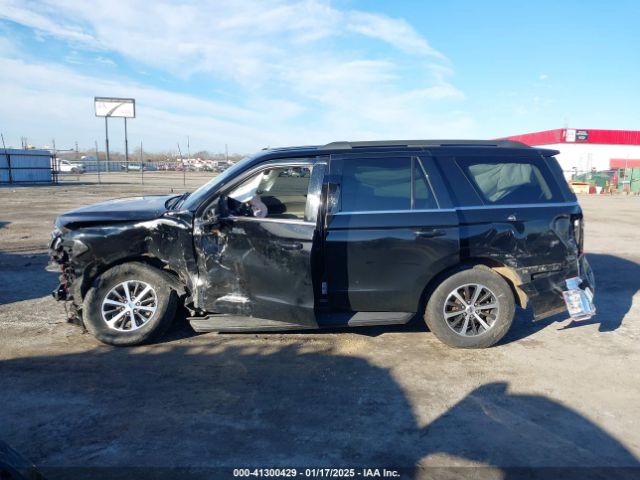 1FMJU1HTXJEA27249 Ford Expedition Xlt