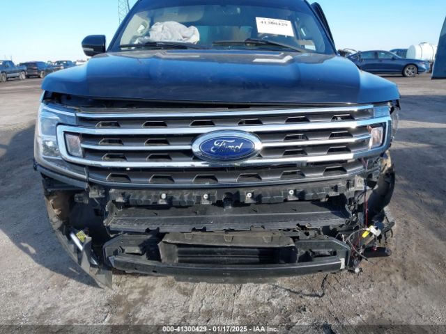1FMJU1HTXJEA27249 Ford Expedition Xlt