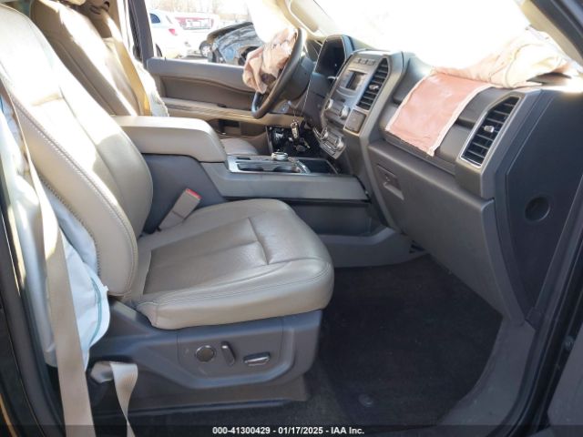 1FMJU1HTXJEA27249 Ford Expedition Xlt