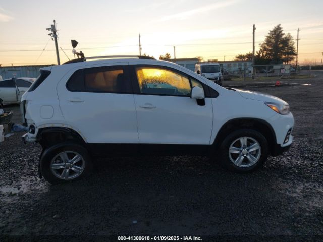KL7CJPSB9MB353491 Chevrolet Trax Awd Lt
