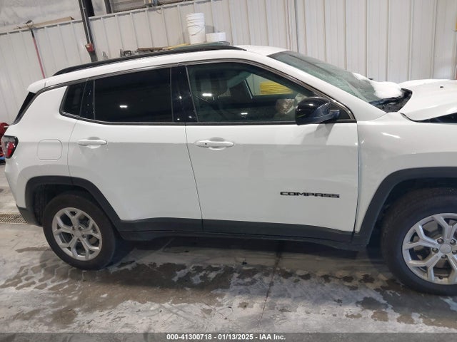 Jeep Compass Latitude 4x4 2024 3C4NJDBN0RT119122 Image 13