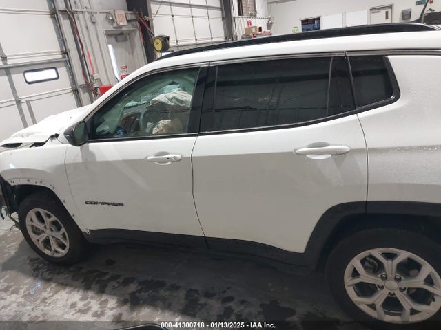 Jeep Compass Latitude 4x4 2024 3C4NJDBN0RT119122 Image 14