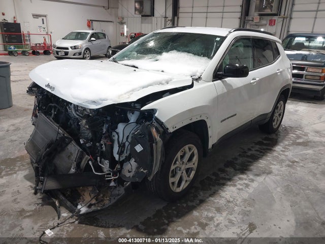 Jeep Compass Latitude 4x4 2024 3C4NJDBN0RT119122 Image 2