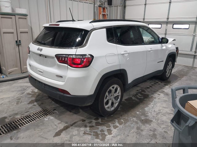 Jeep Compass Latitude 4x4 2024 3C4NJDBN0RT119122 Image 4