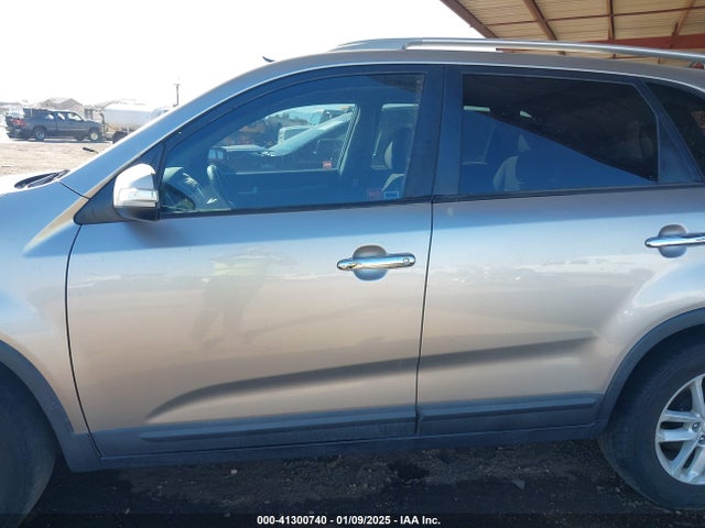 KIA SORENTO LX 2014 5XYKT3A63EG456189 Image 14