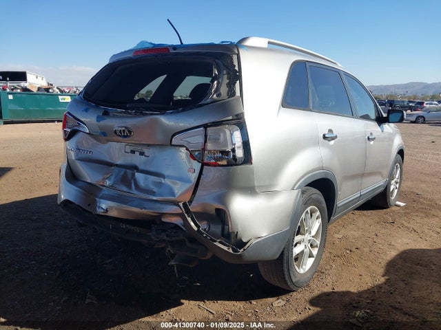 KIA SORENTO LX 2014 5XYKT3A63EG456189 Image 4